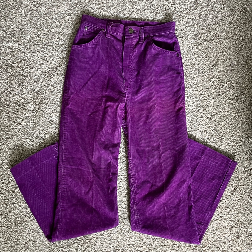 Wrangler Vintage Purple Corduroy Pants, junior size 9, women’s size 26 (fits 25)